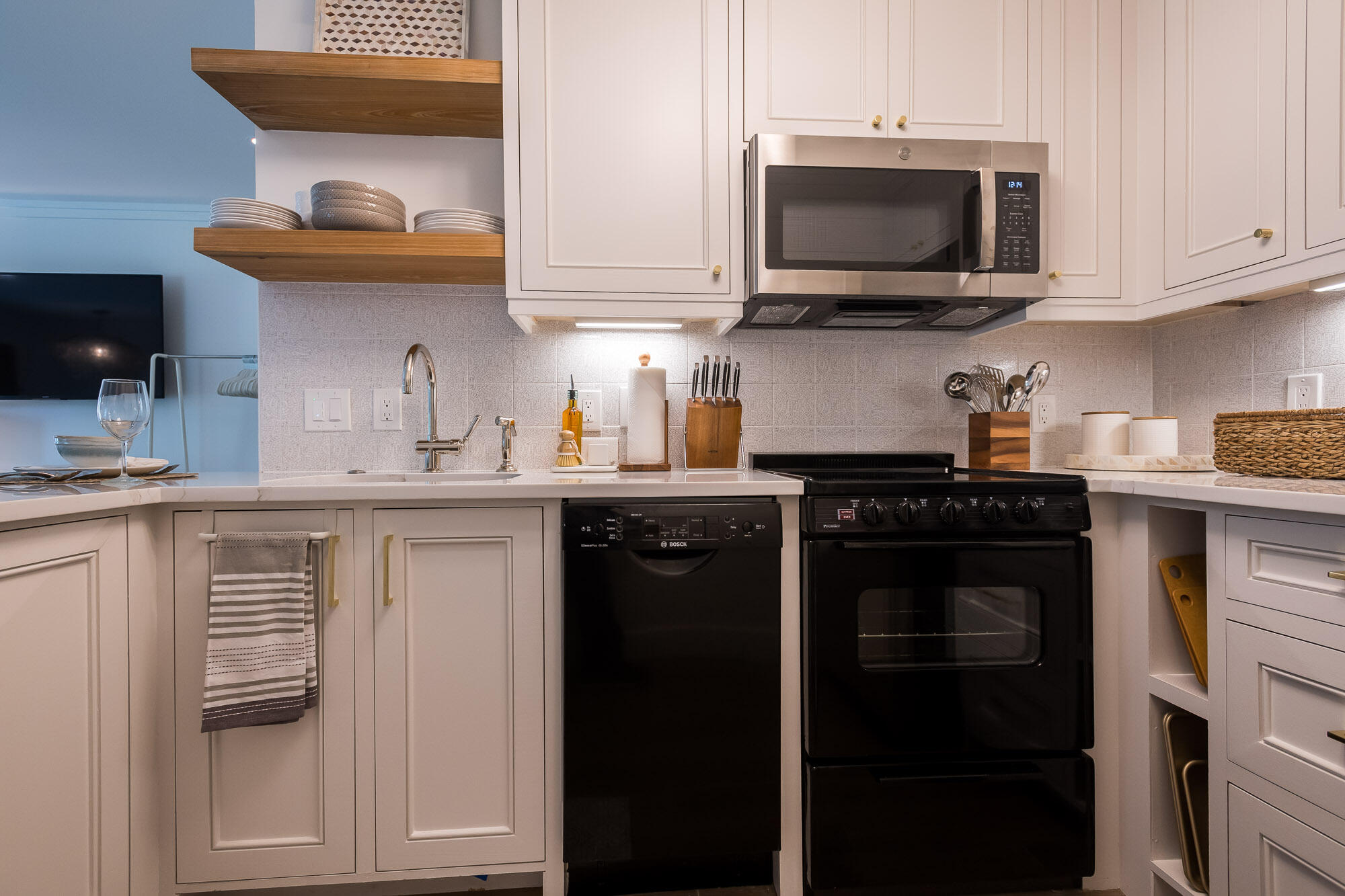 126 S Walton Lakeshore Drive, UNIT 101