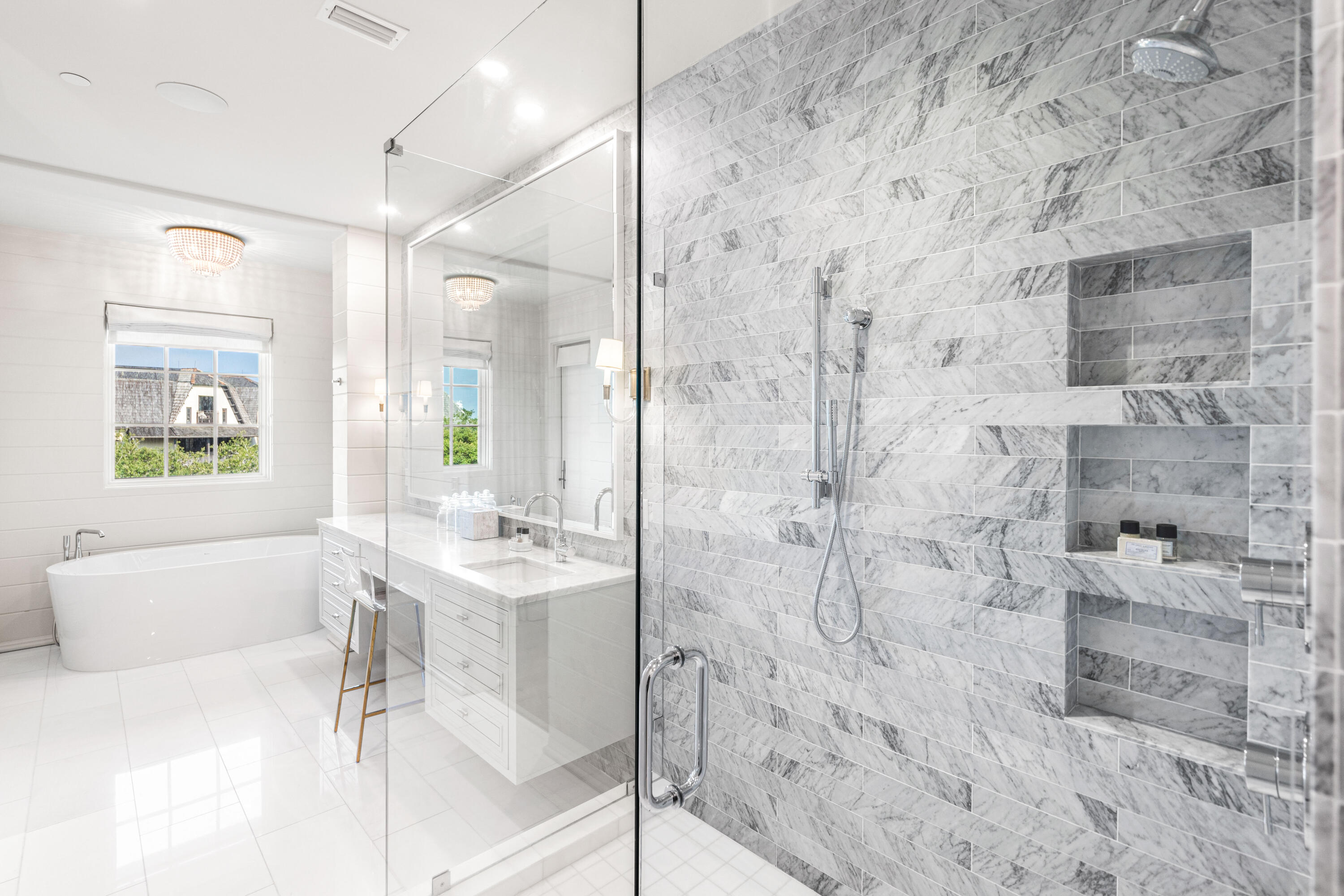 16 S Barrett Square, 3