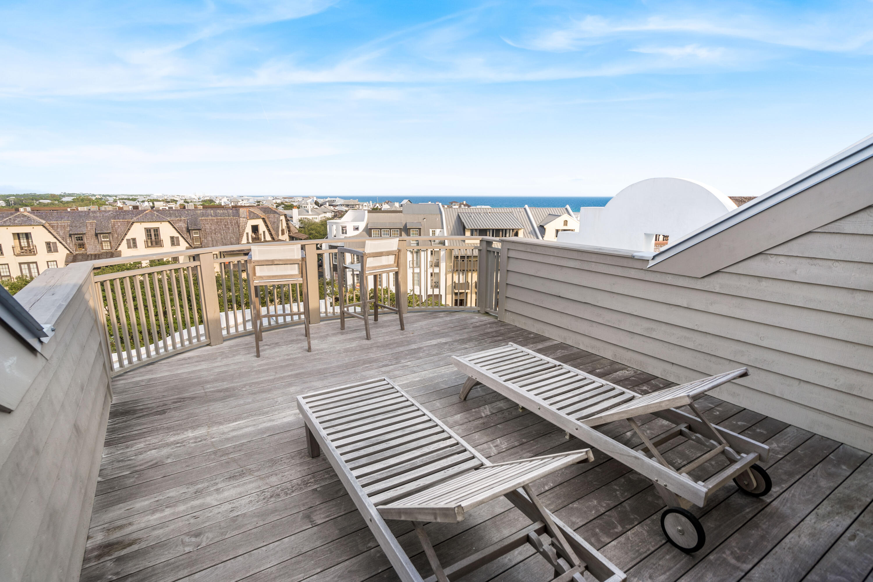 16 S Barrett Square, 3