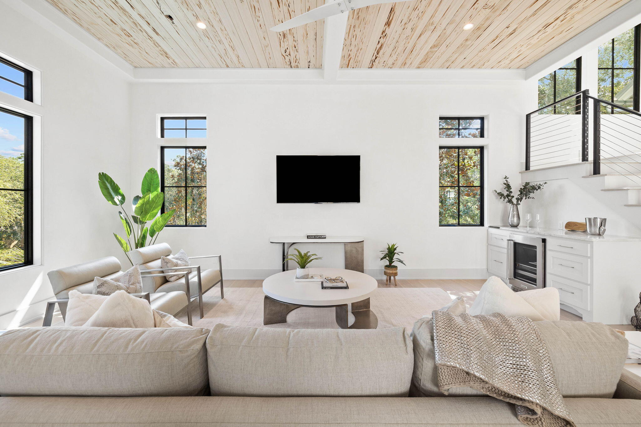 91 S Grande Pointe Drive