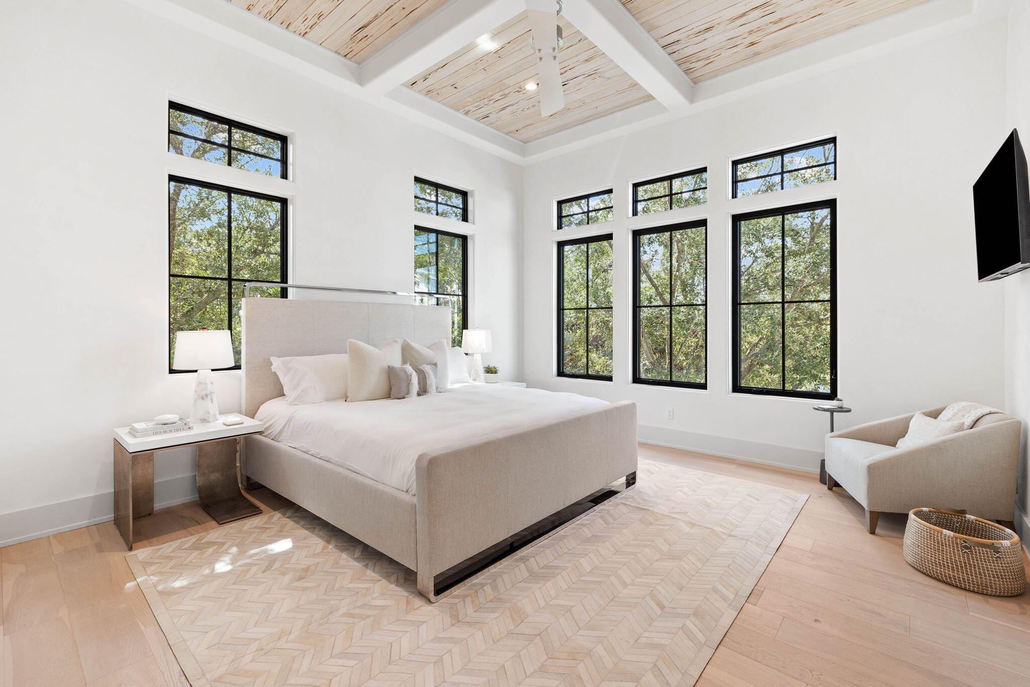 91 S Grande Pointe Drive