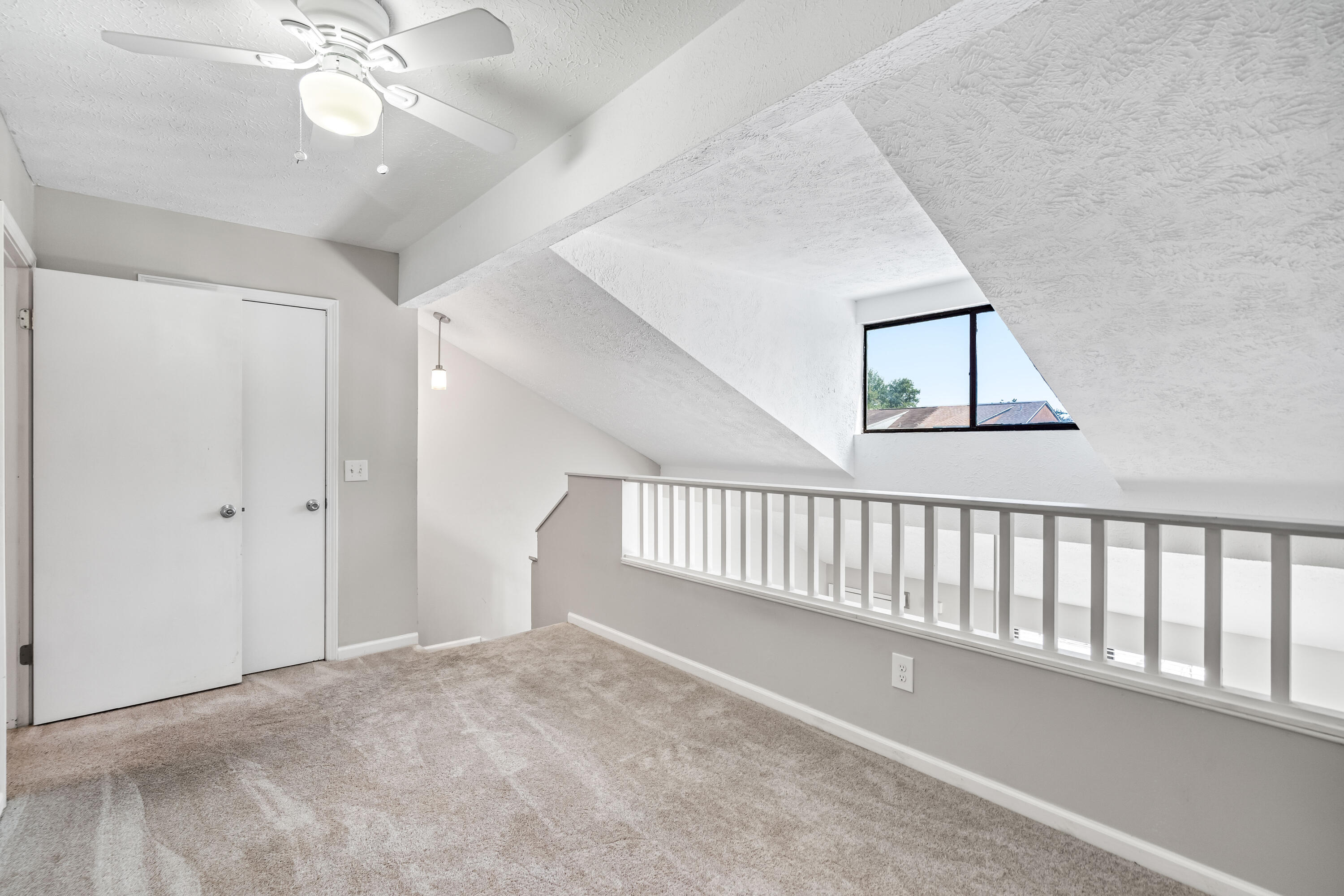4046 Woodridge Road