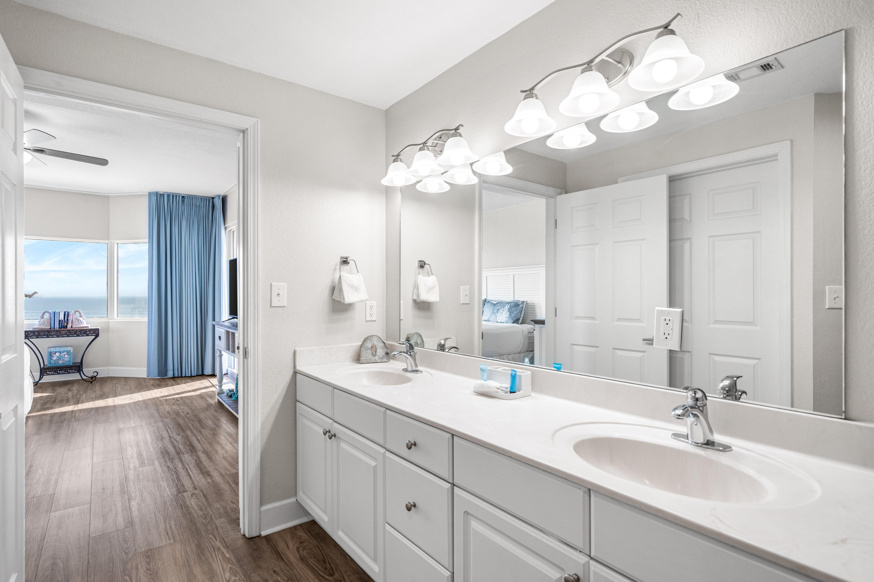 16819 Front Beach Road, 1001