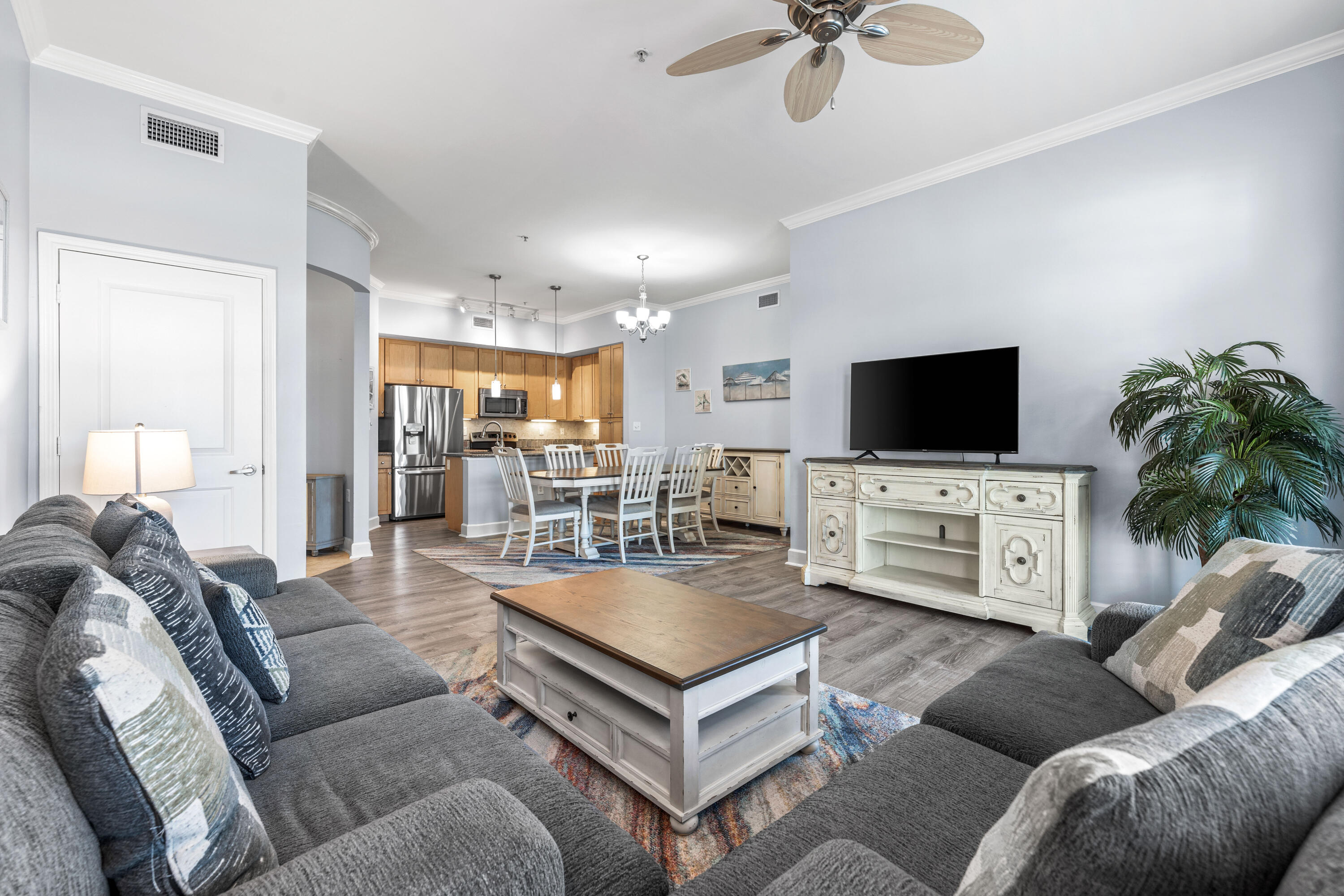 8700 Front Beach Road Road, 5208