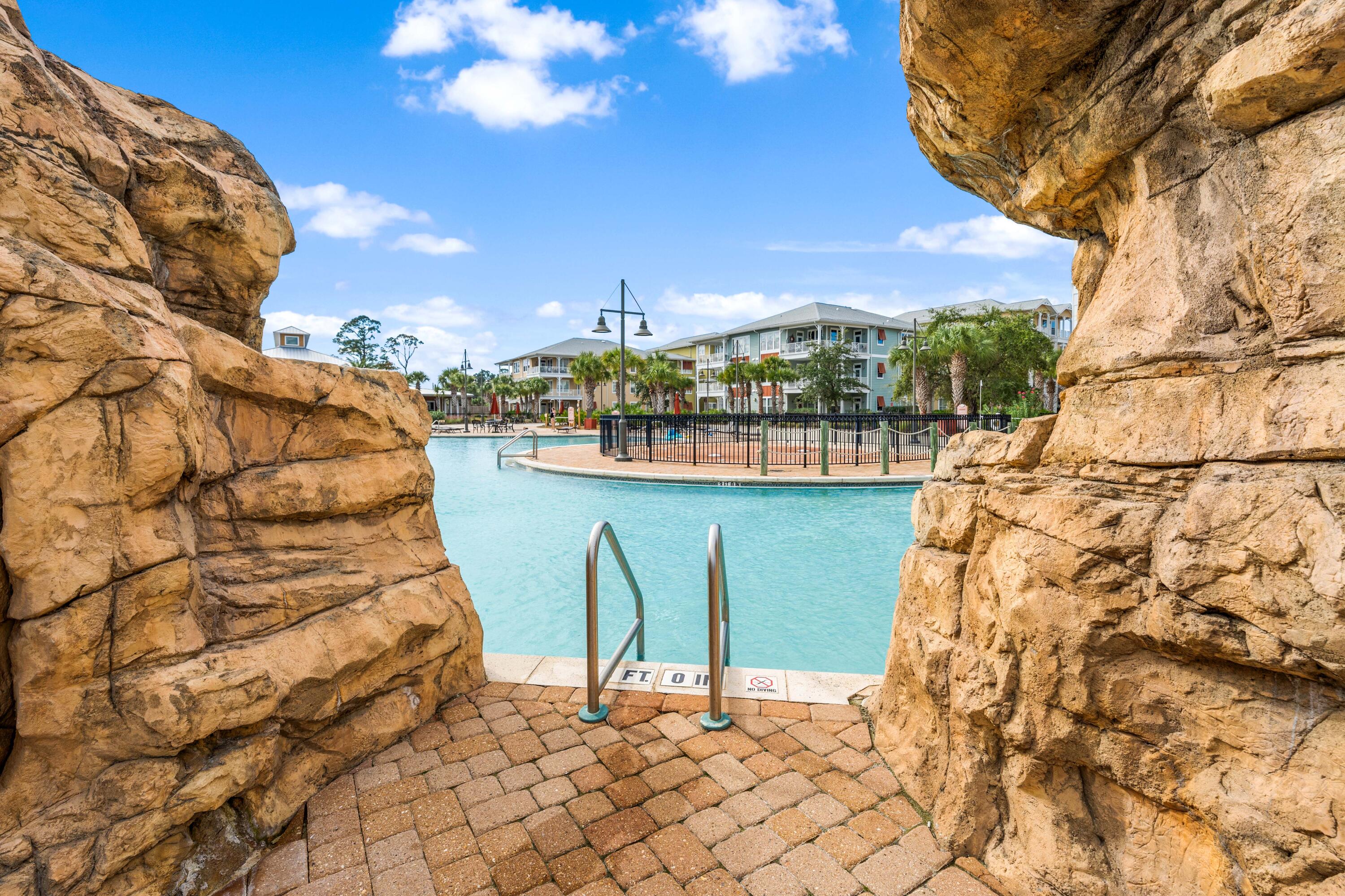 8700 Front Beach Road Road, 5208