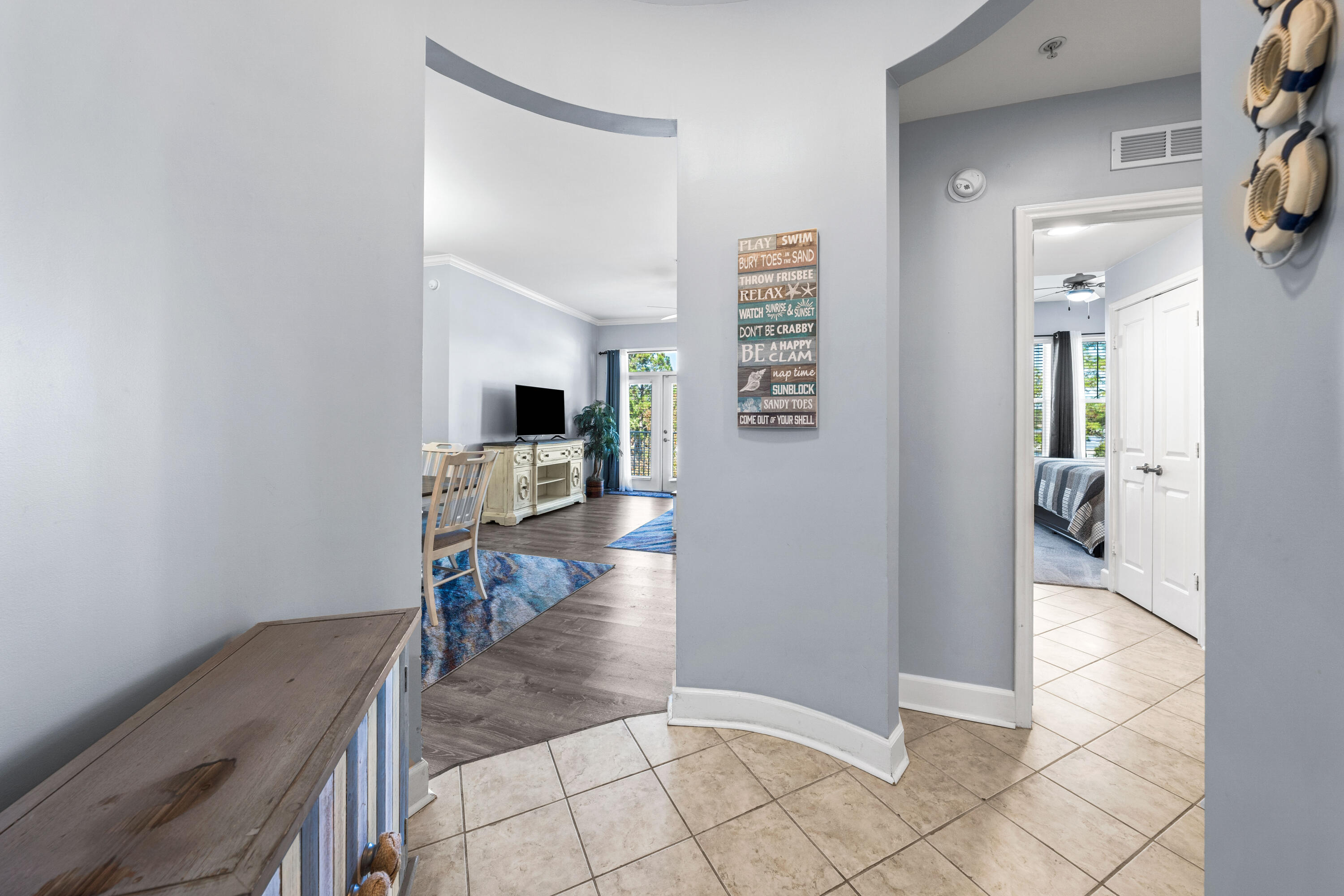 8700 Front Beach Road Road, 5208