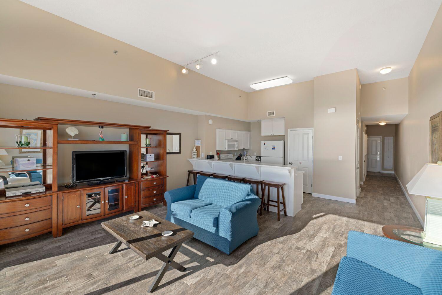 9900 S Thomas Drive, 102