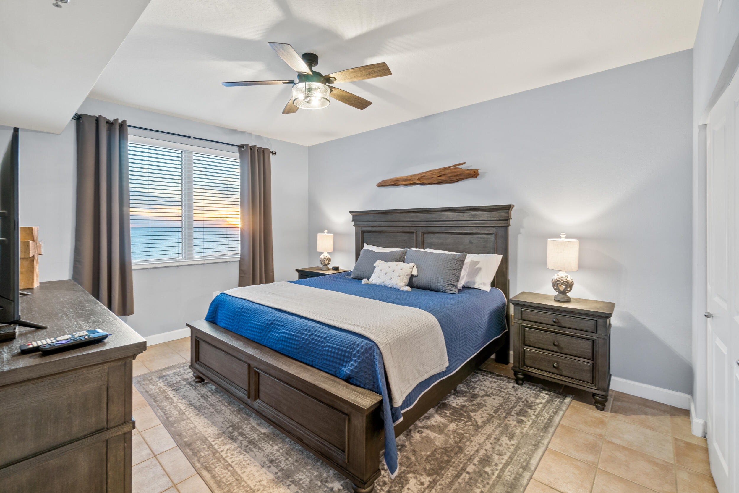 9900 S Thomas Drive, 1631