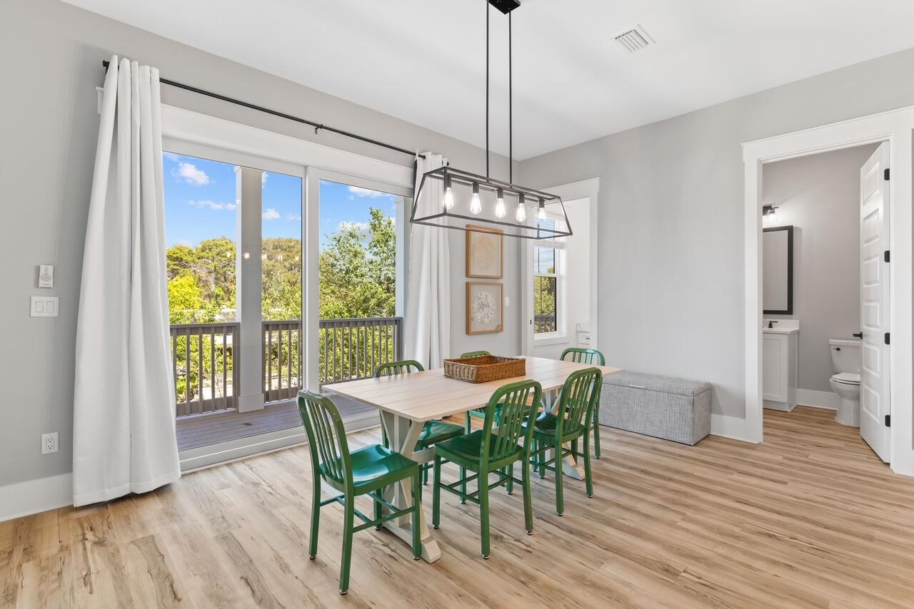 22 W Queen Palm Drive