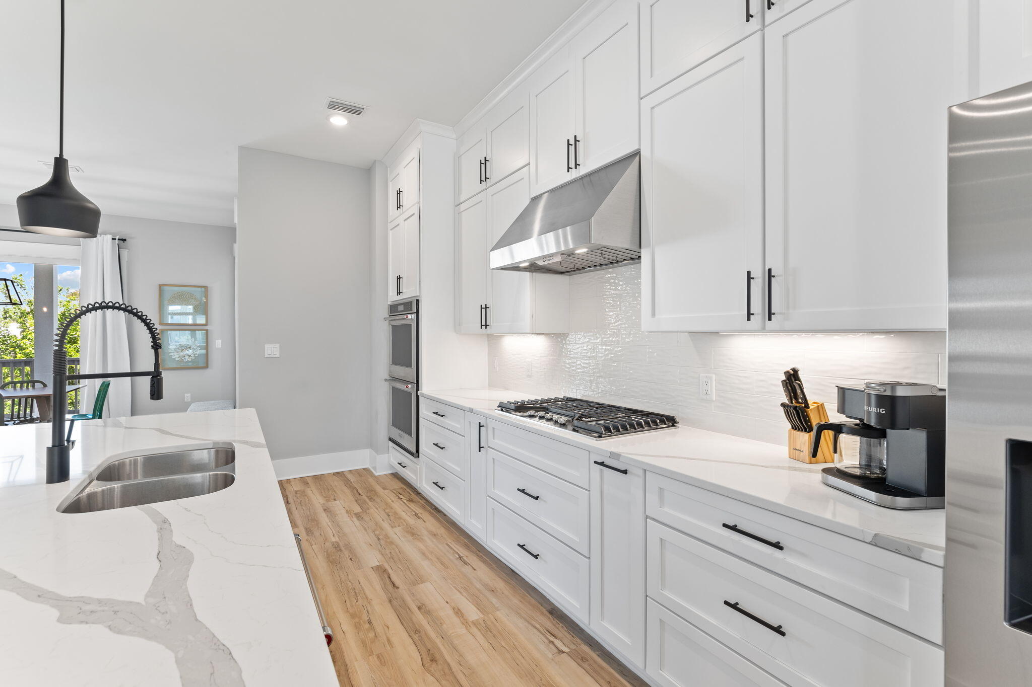 22 W Queen Palm Drive
