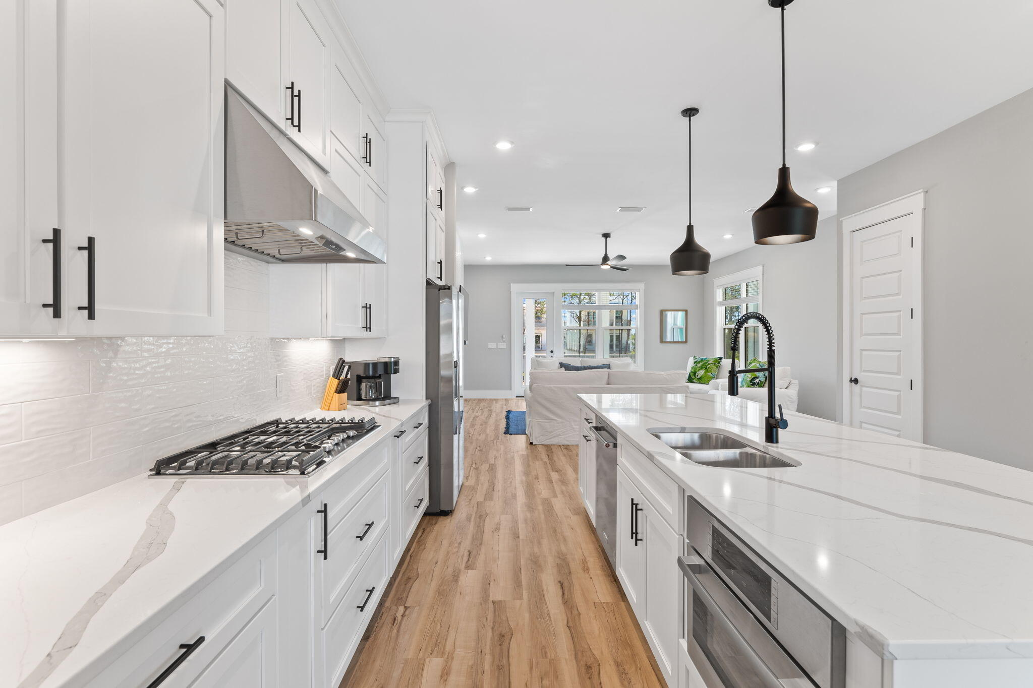 22 W Queen Palm Drive