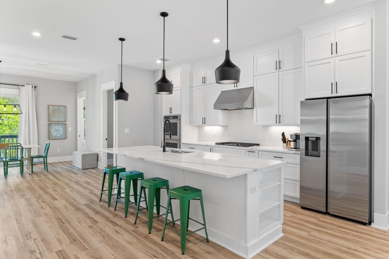 22 W Queen Palm Drive