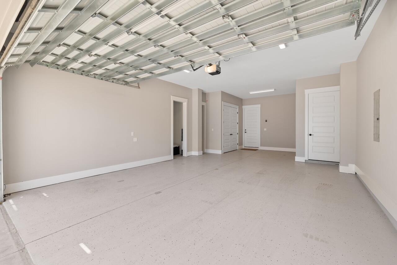 22 W Queen Palm Drive
