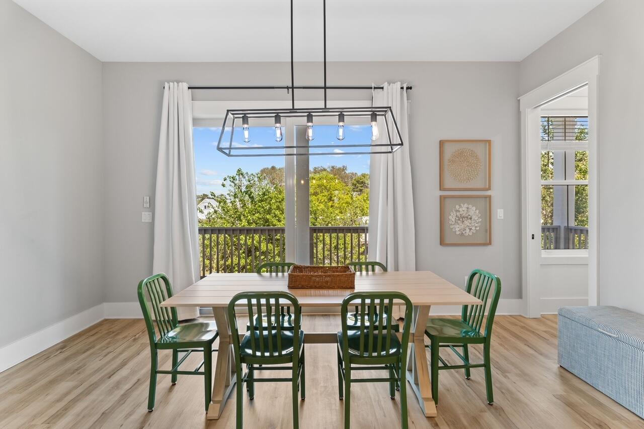 22 W Queen Palm Drive