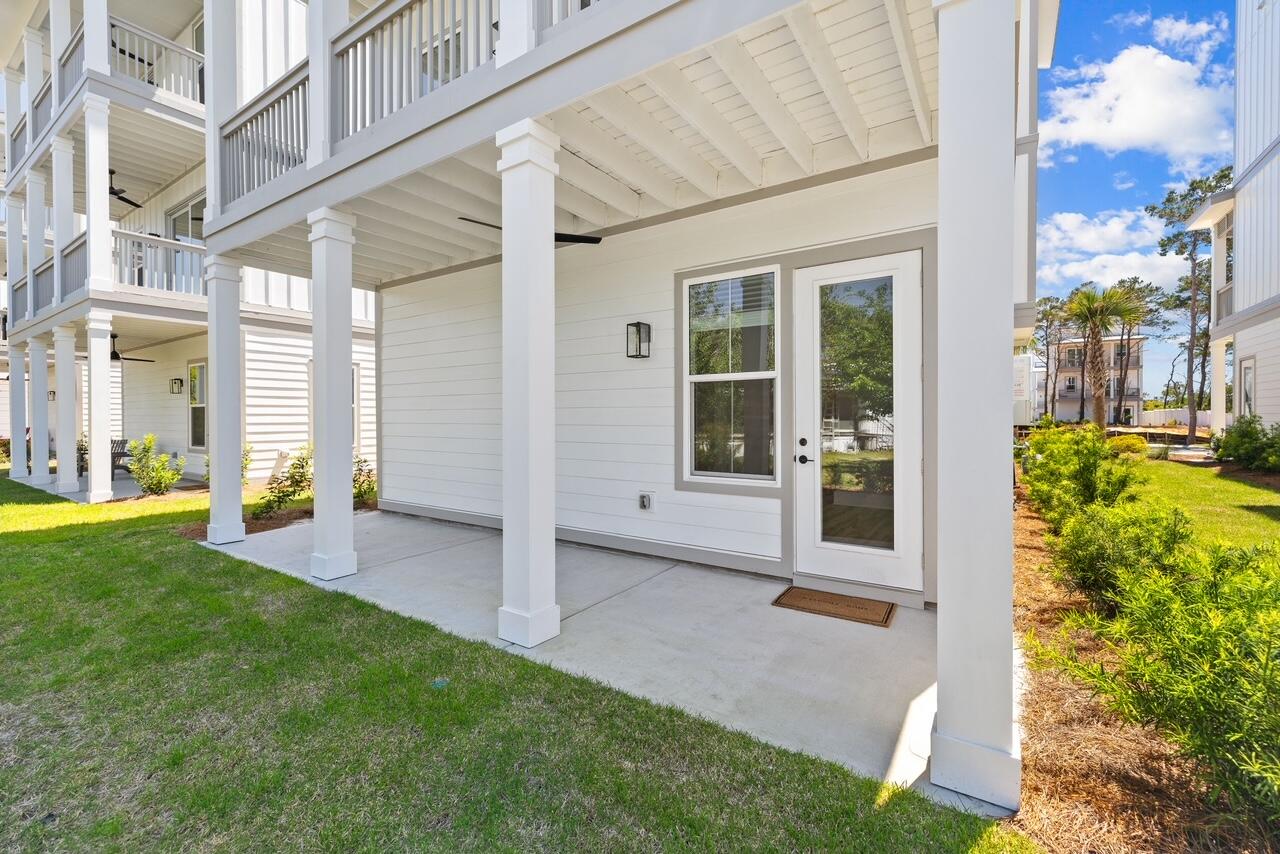 22 W Queen Palm Drive