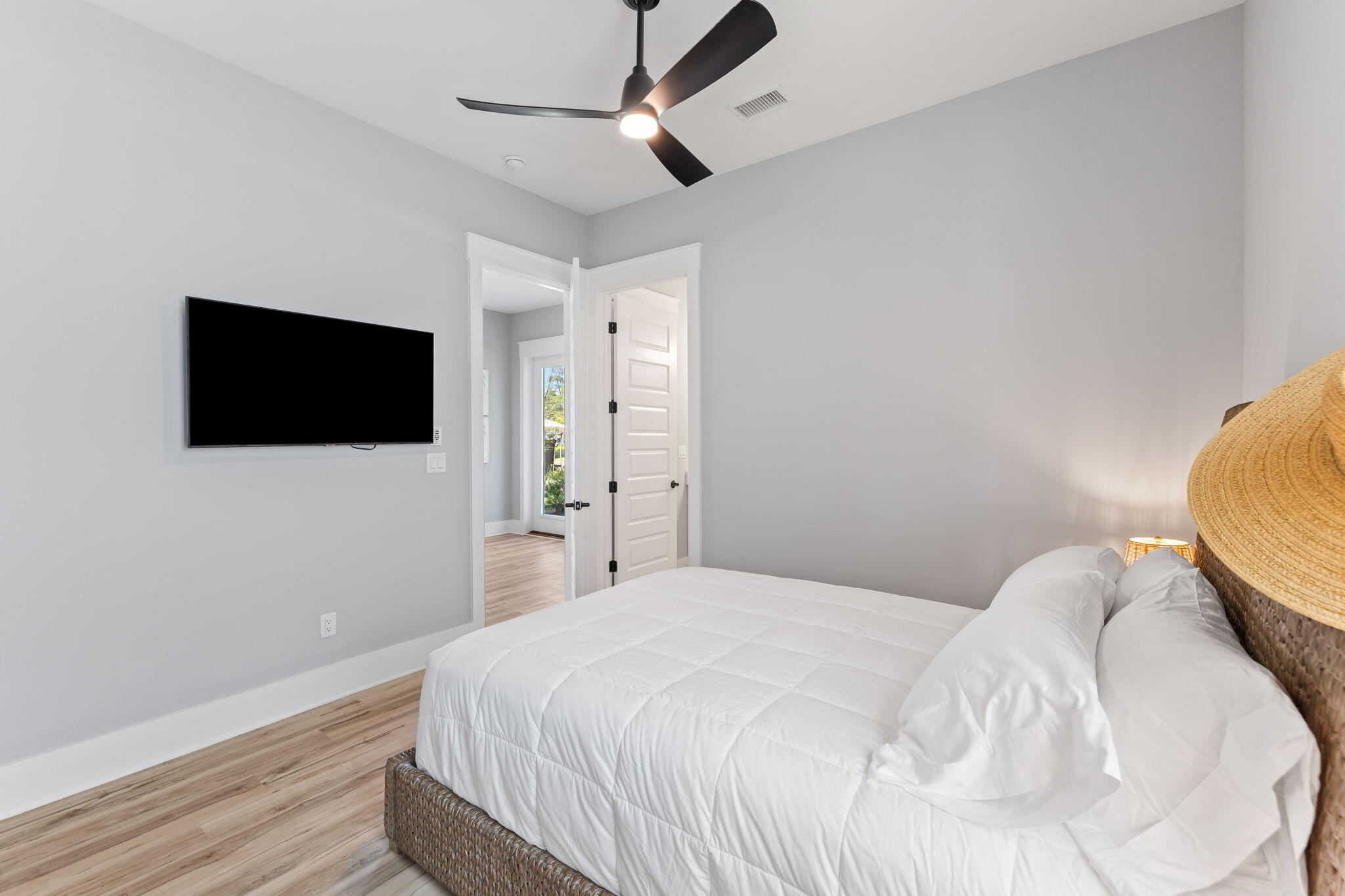 22 W Queen Palm Drive