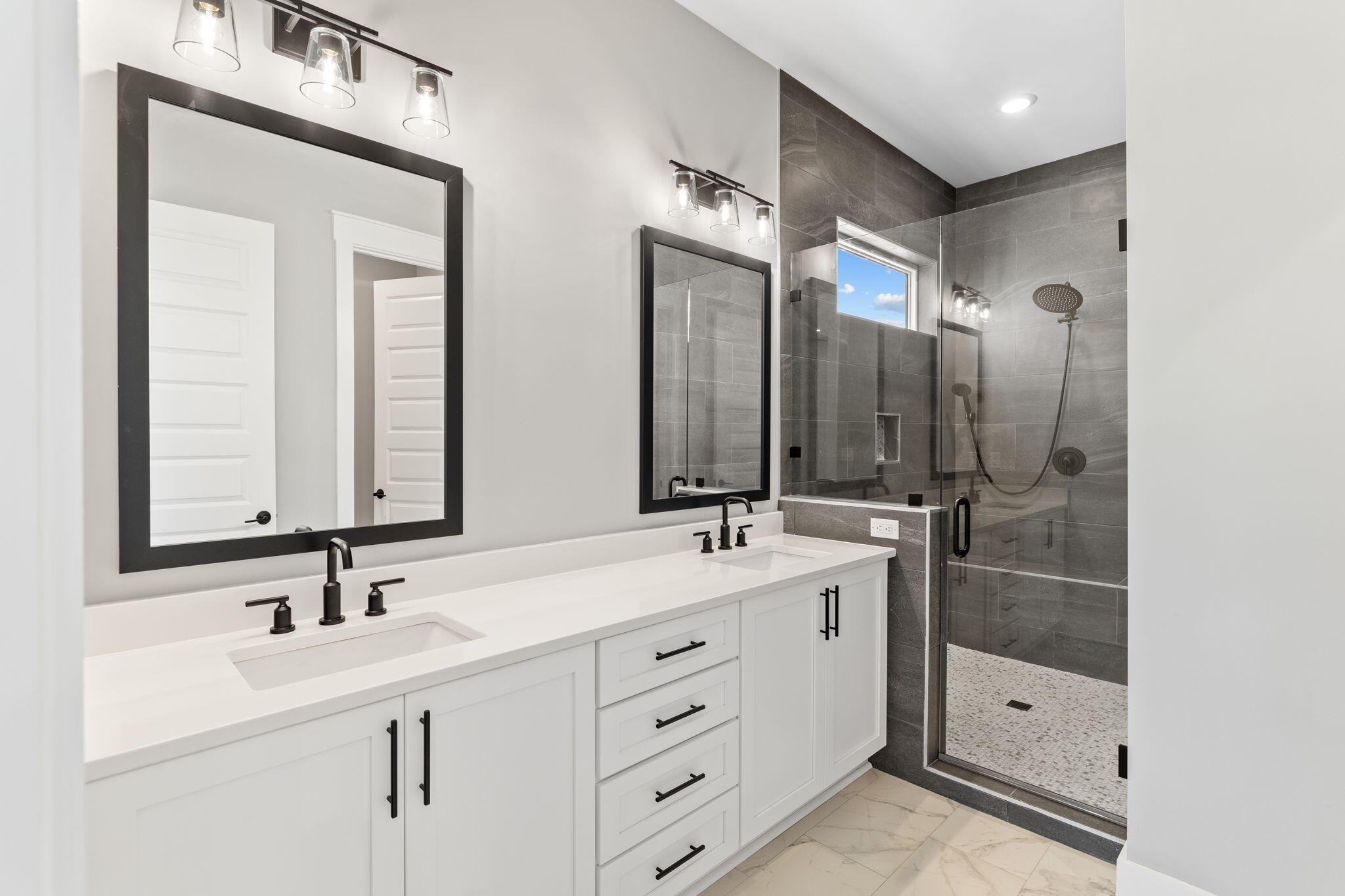 22 W Queen Palm Drive