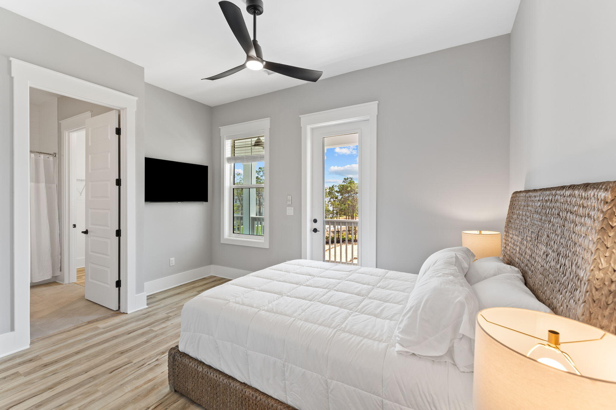 22 W Queen Palm Drive