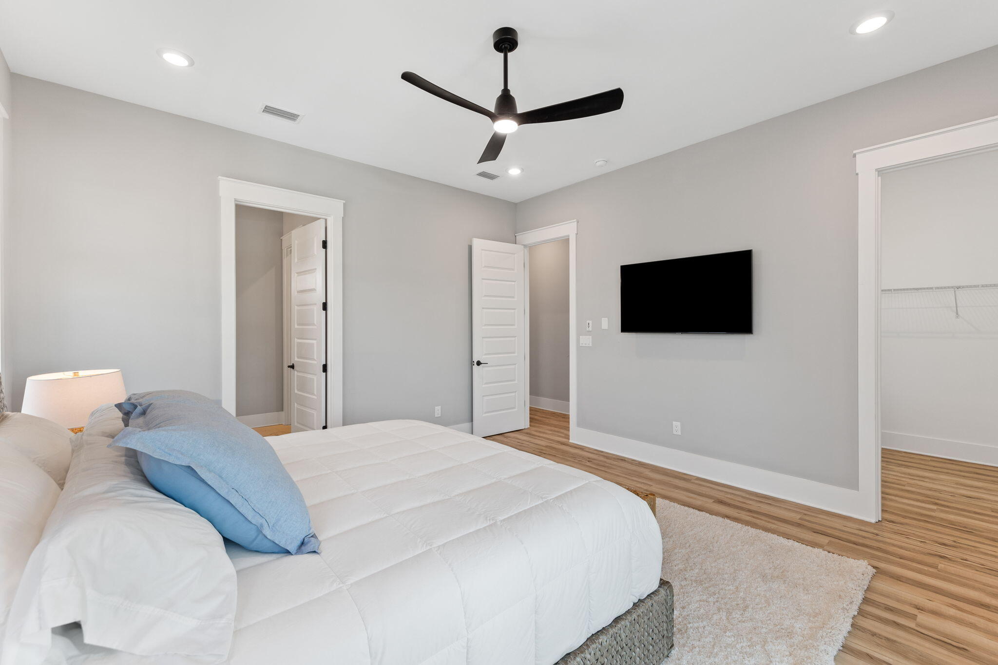 22 W Queen Palm Drive