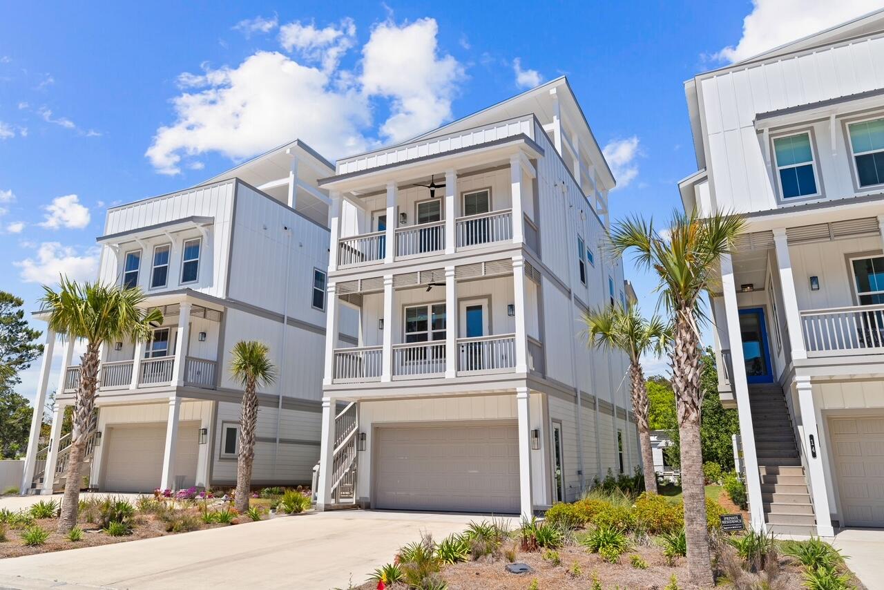 22 W Queen Palm Drive