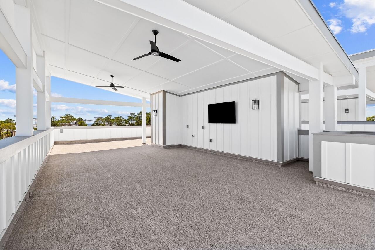22 W Queen Palm Drive