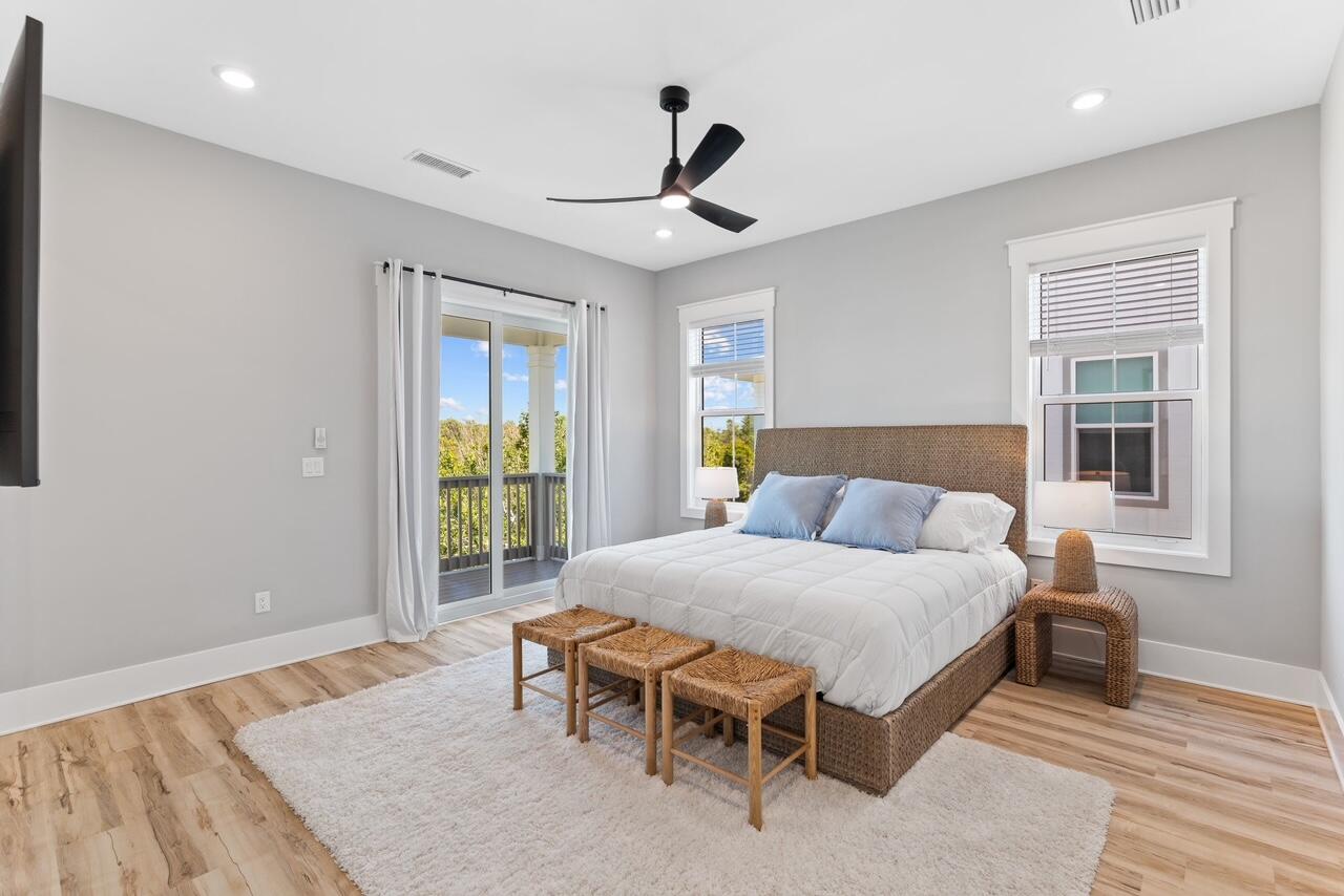 22 W Queen Palm Drive