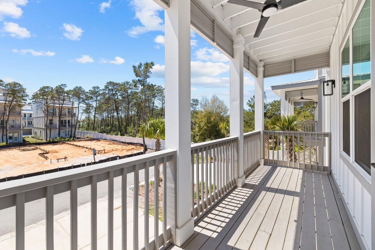 22 W Queen Palm Drive