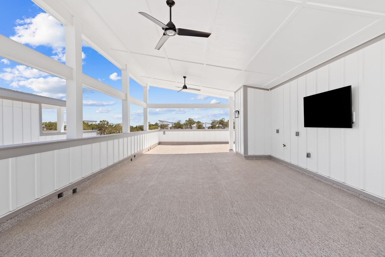 22 W Queen Palm Drive