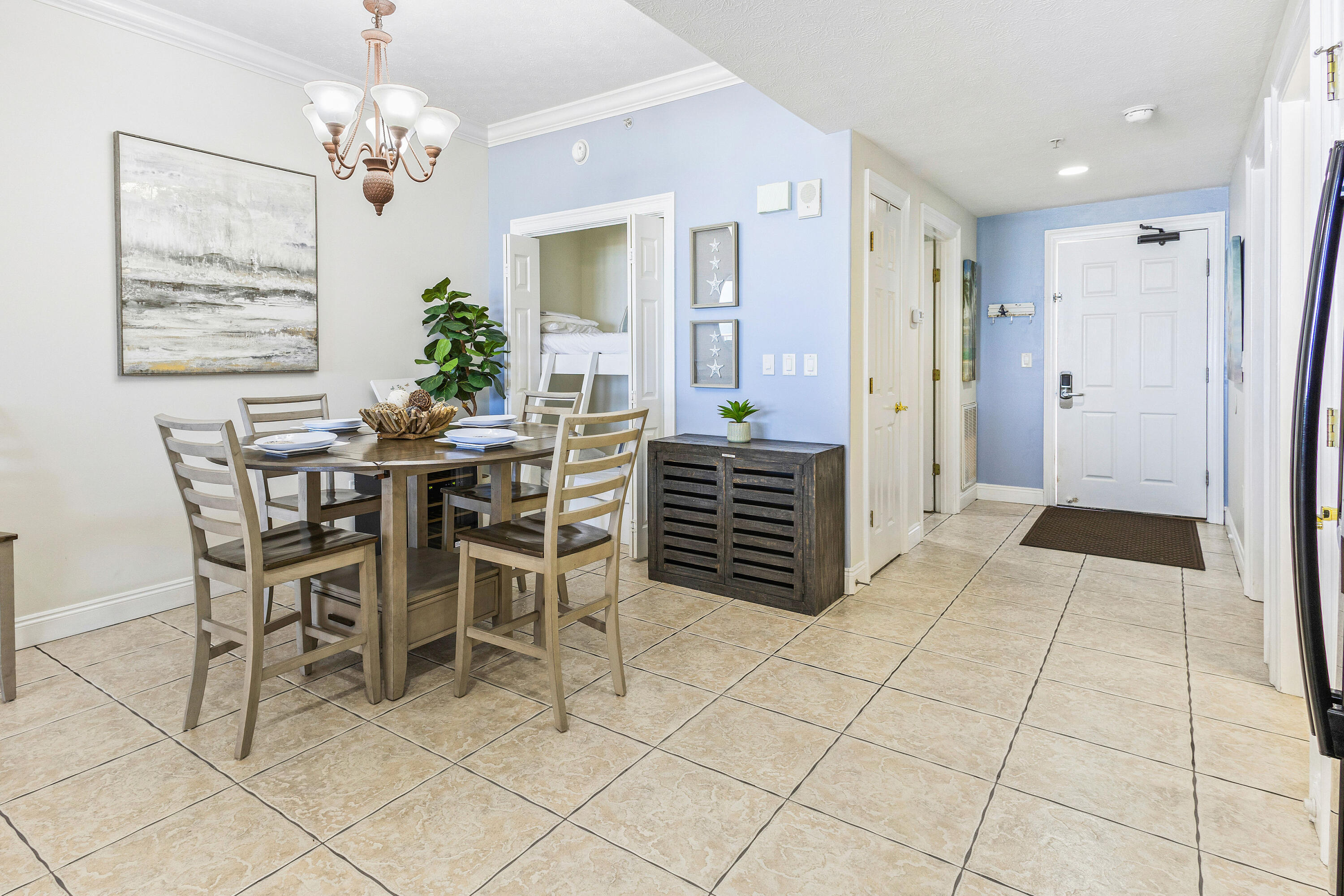 5004 Thomas Drive, UNIT 104