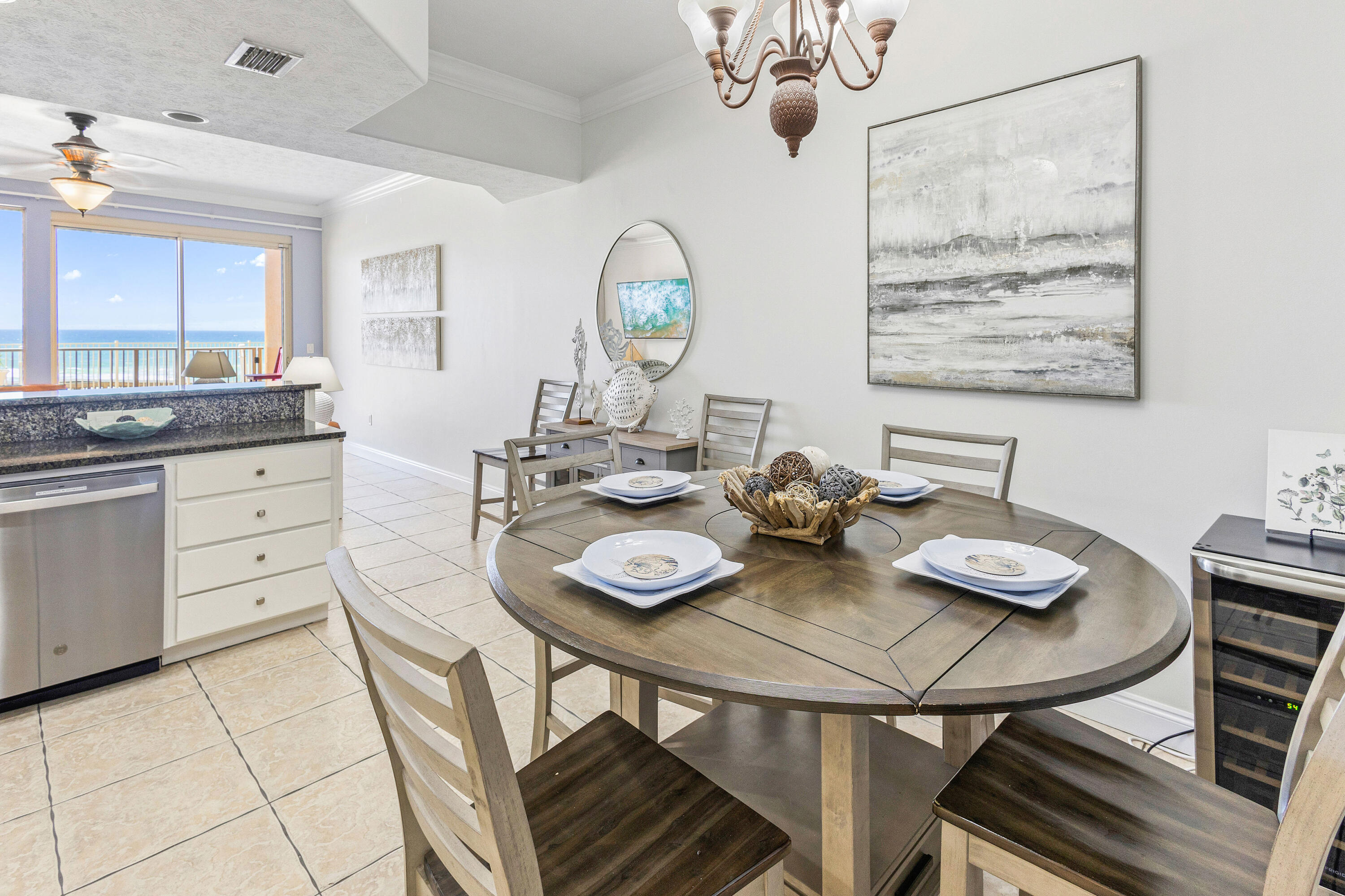 5004 Thomas Drive, UNIT 104