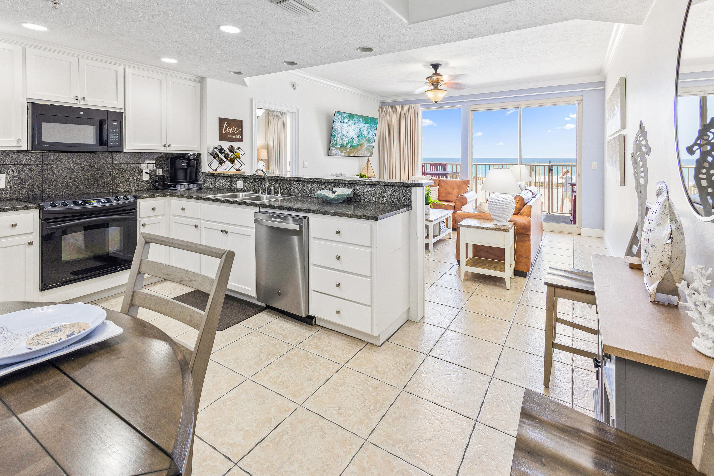 5004 Thomas Drive, UNIT 104