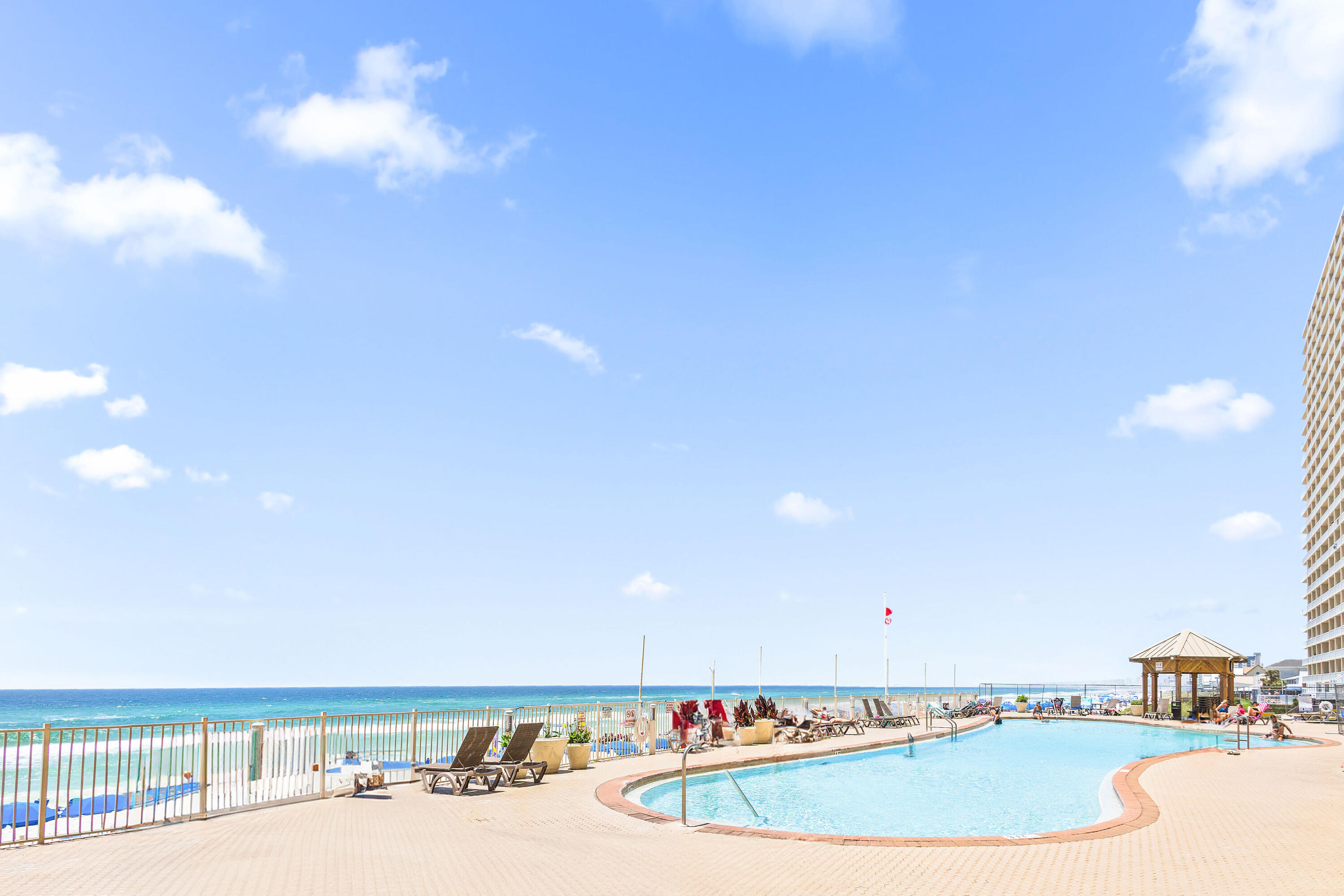 5004 Thomas Drive, UNIT 104