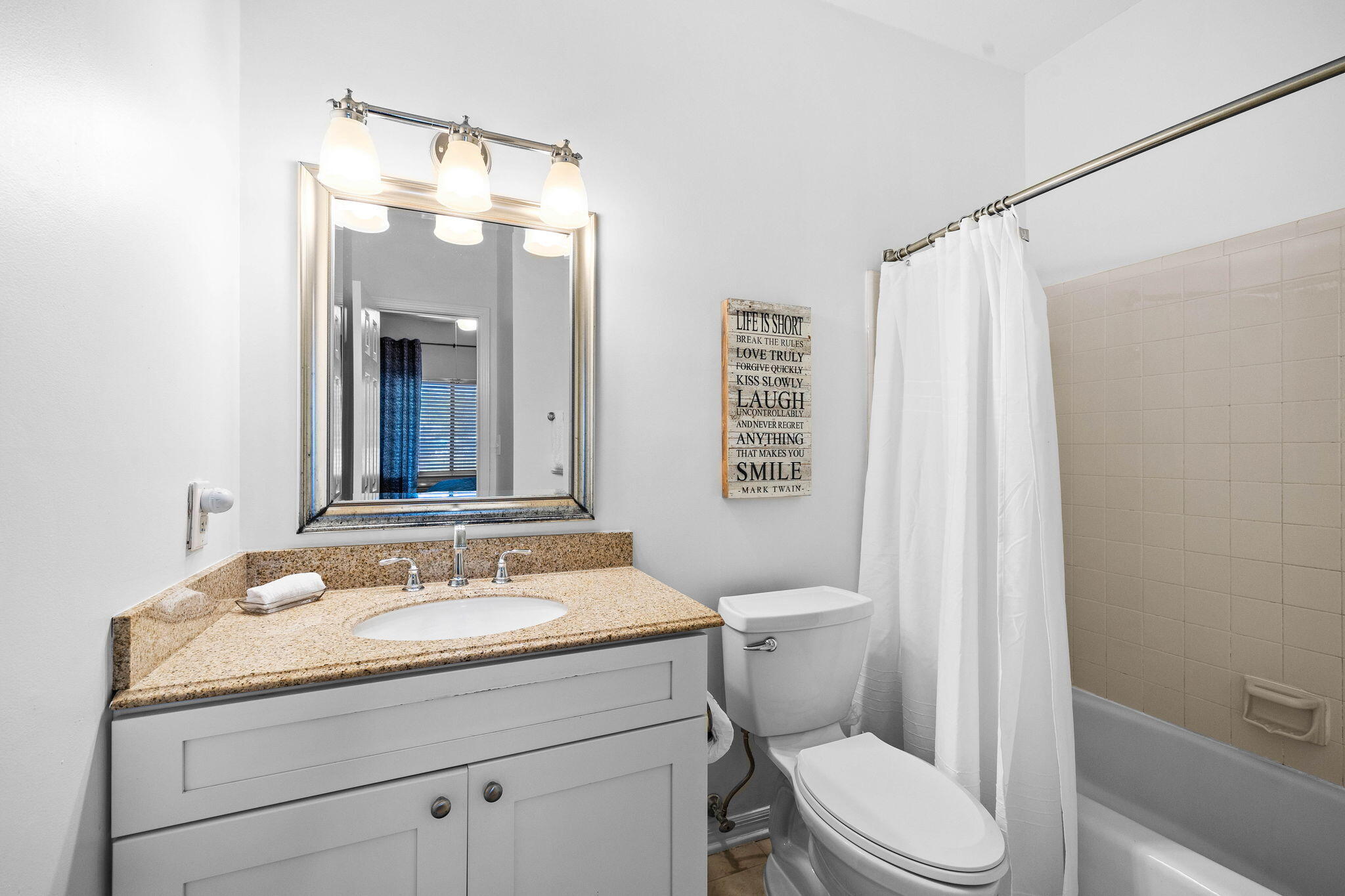 3604 E County Highway 30A, UNIT D2