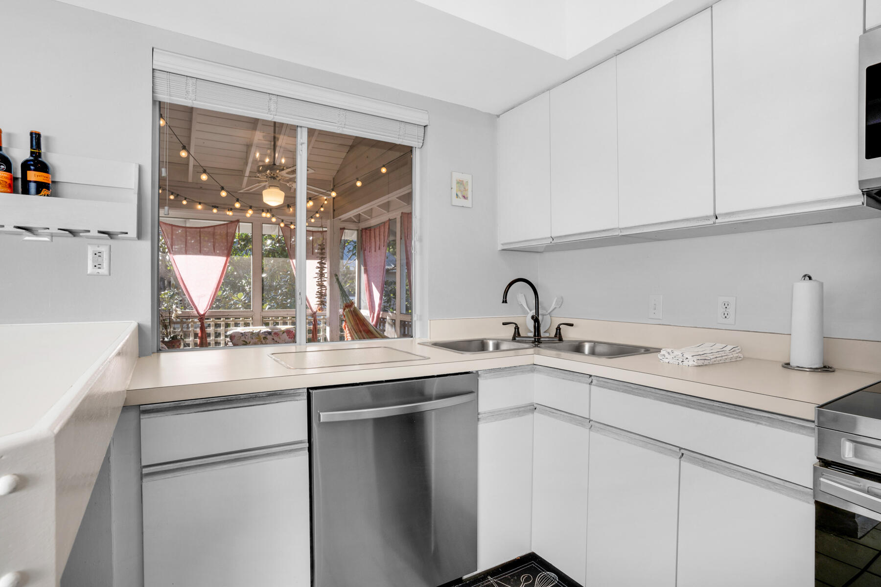 9815 W US Highway 98, 223