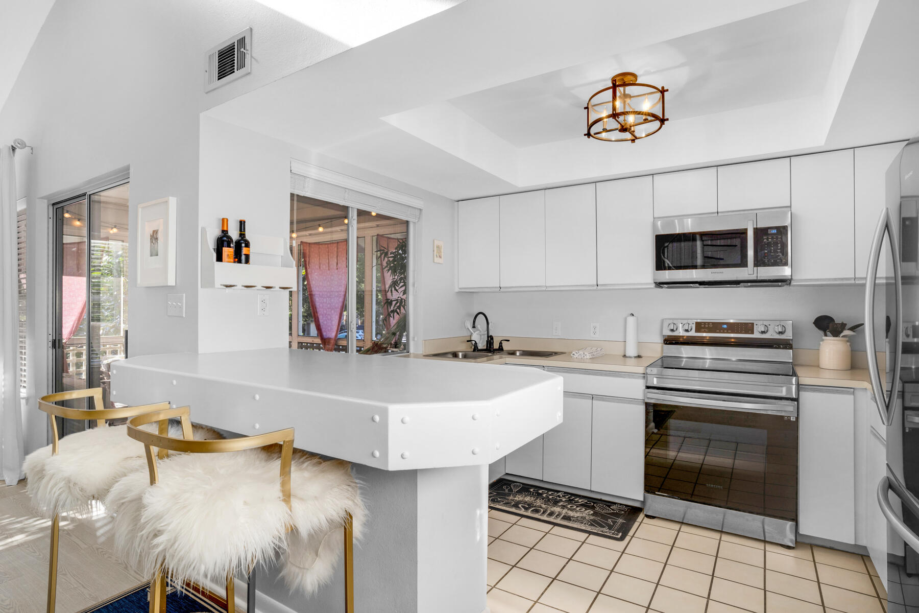 9815 W US Highway 98, 223