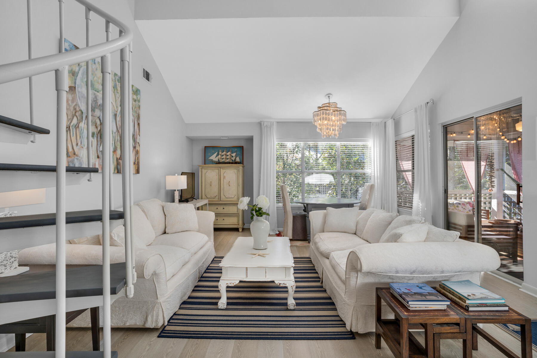 9815 W US Highway 98, 223