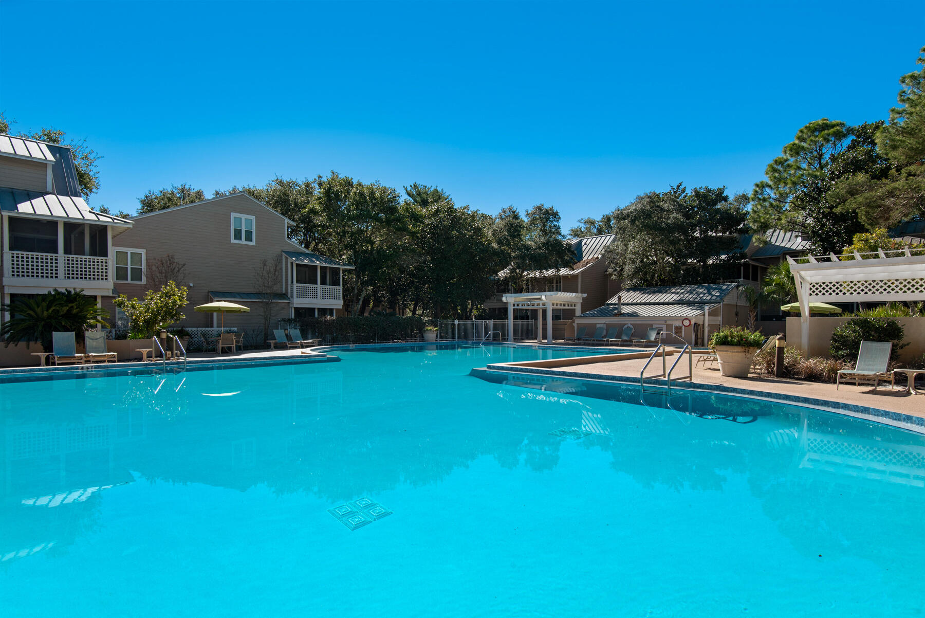 9815 W US Highway 98, 223