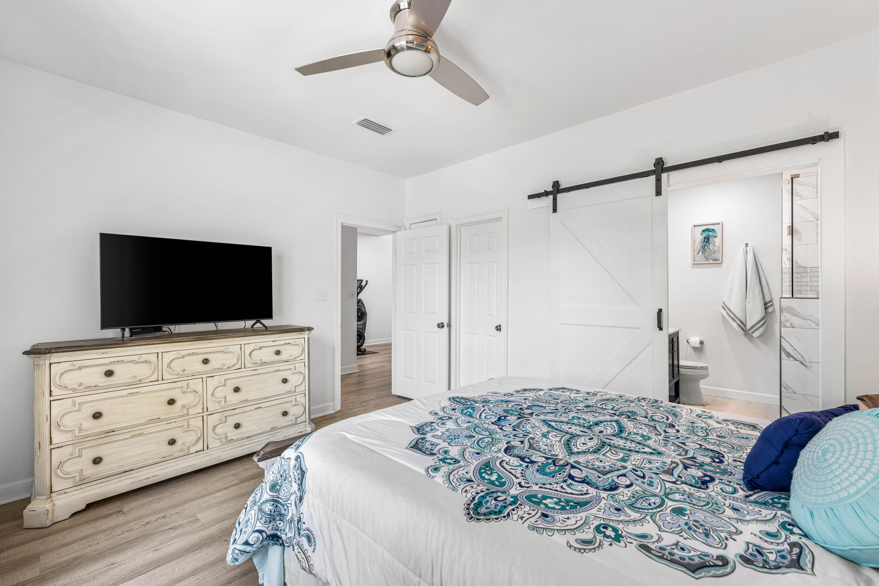 126 South Shore Drive, 33