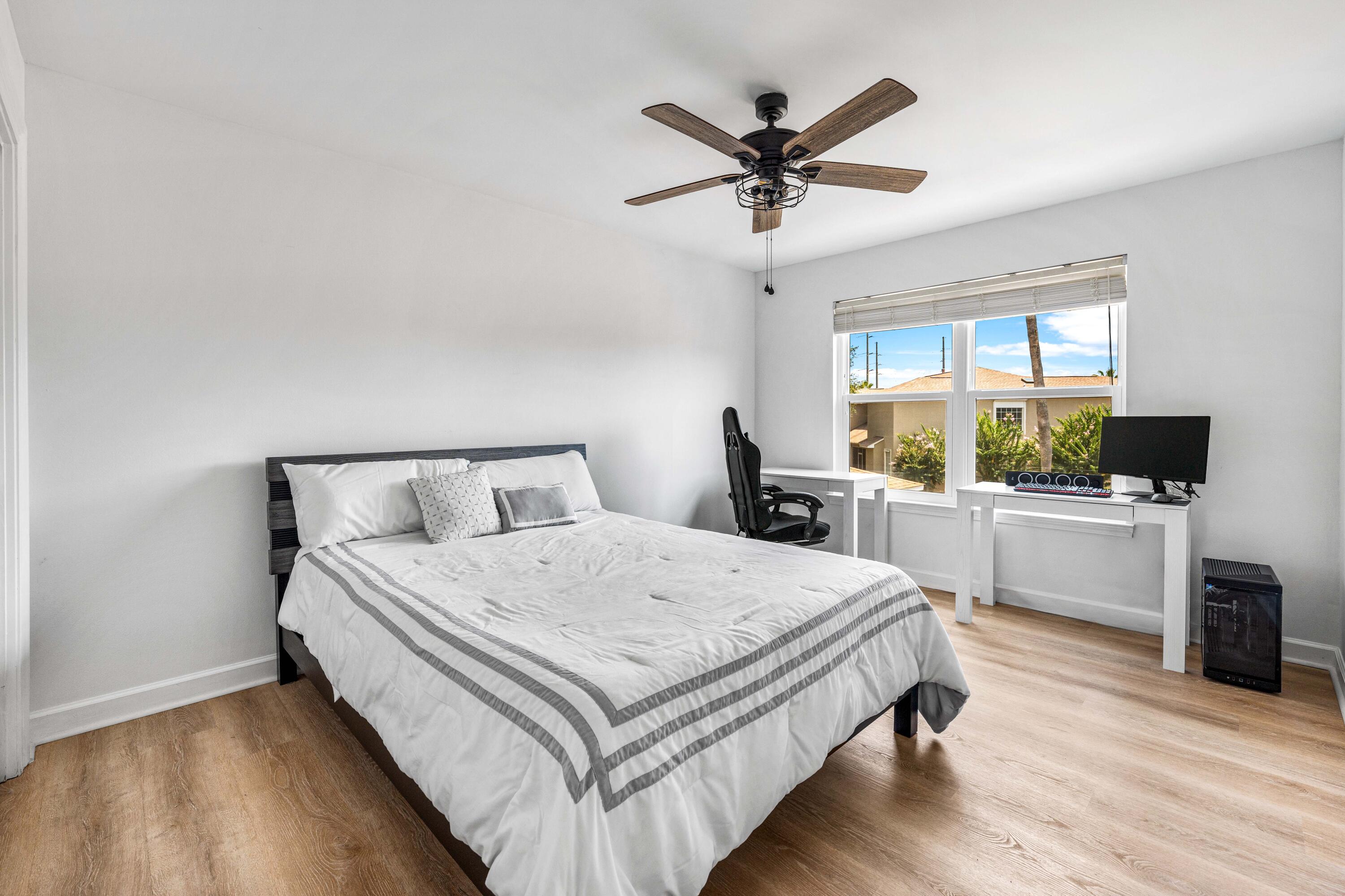 126 South Shore Drive, 33