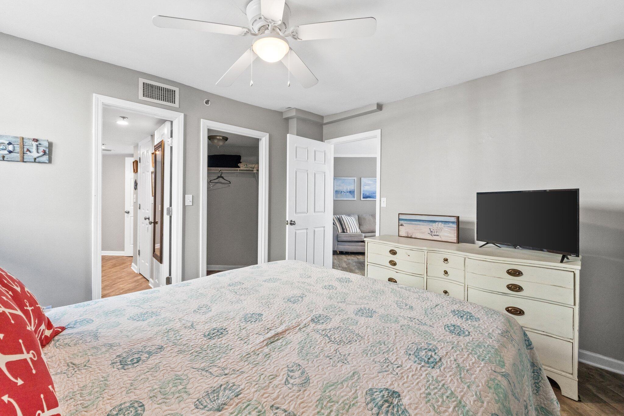 9850 S Thomas Drive, UNIT 1206E