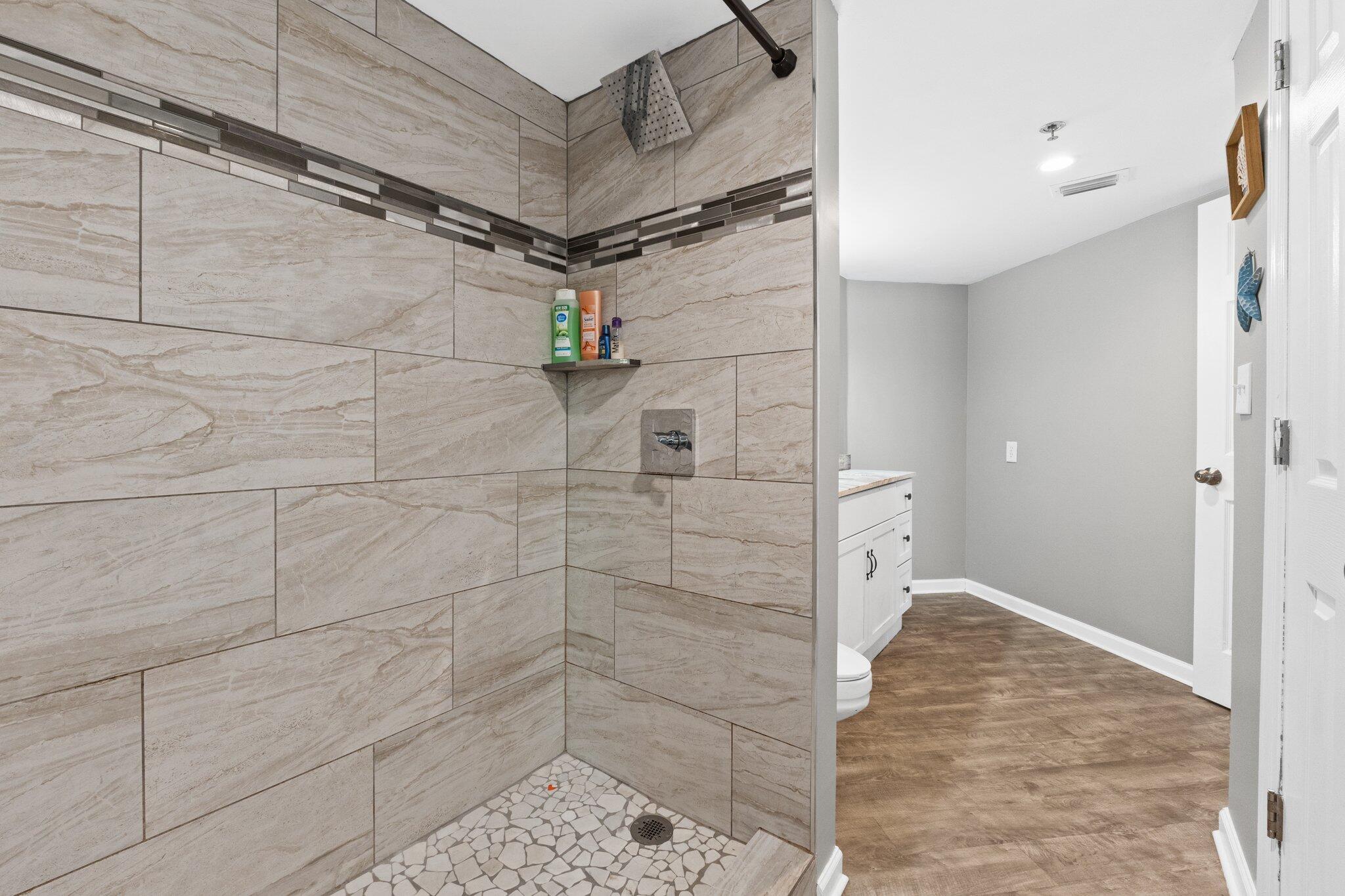 9850 S Thomas Drive, UNIT 1206E