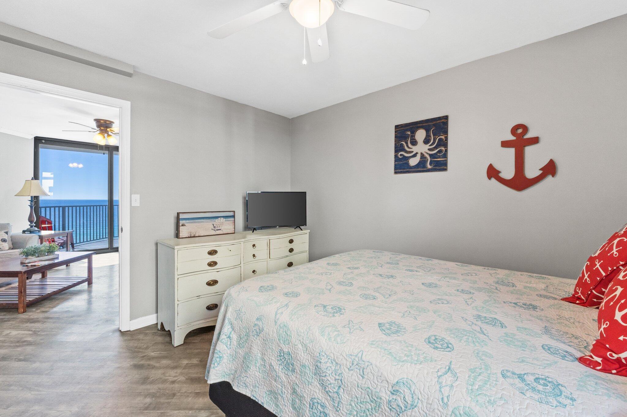 9850 S Thomas Drive, UNIT 1206E