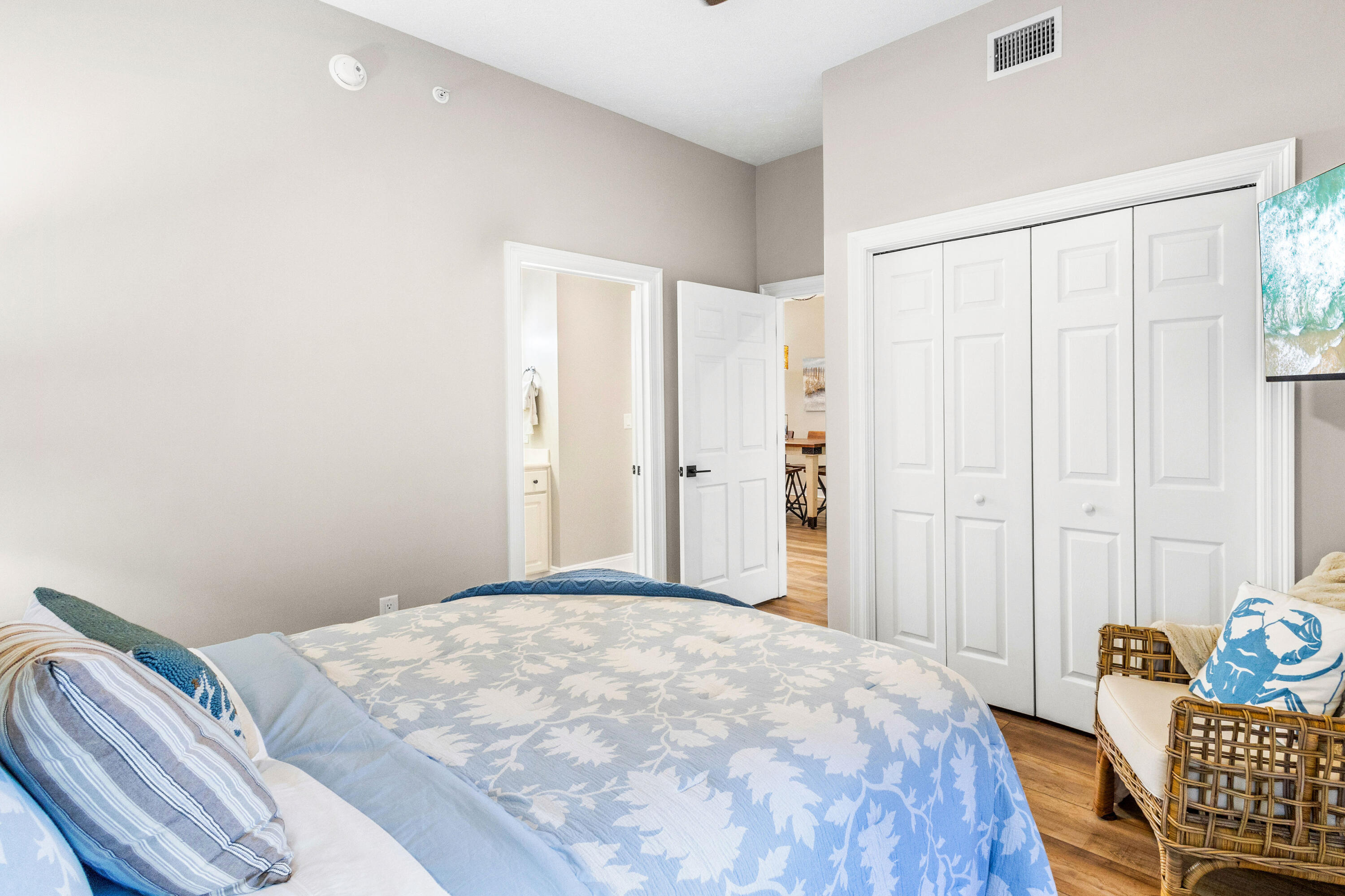 5004 Thomas Drive, UNIT 308
