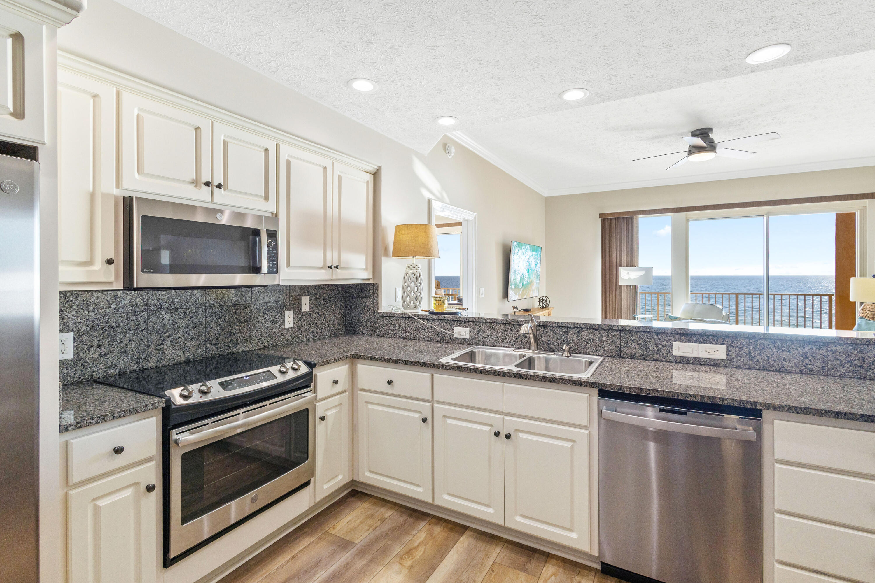 5004 Thomas Drive, UNIT 308