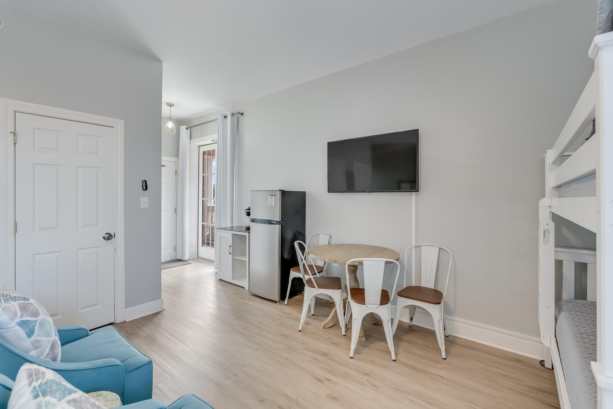 10343 E Co Highway 30A, B279