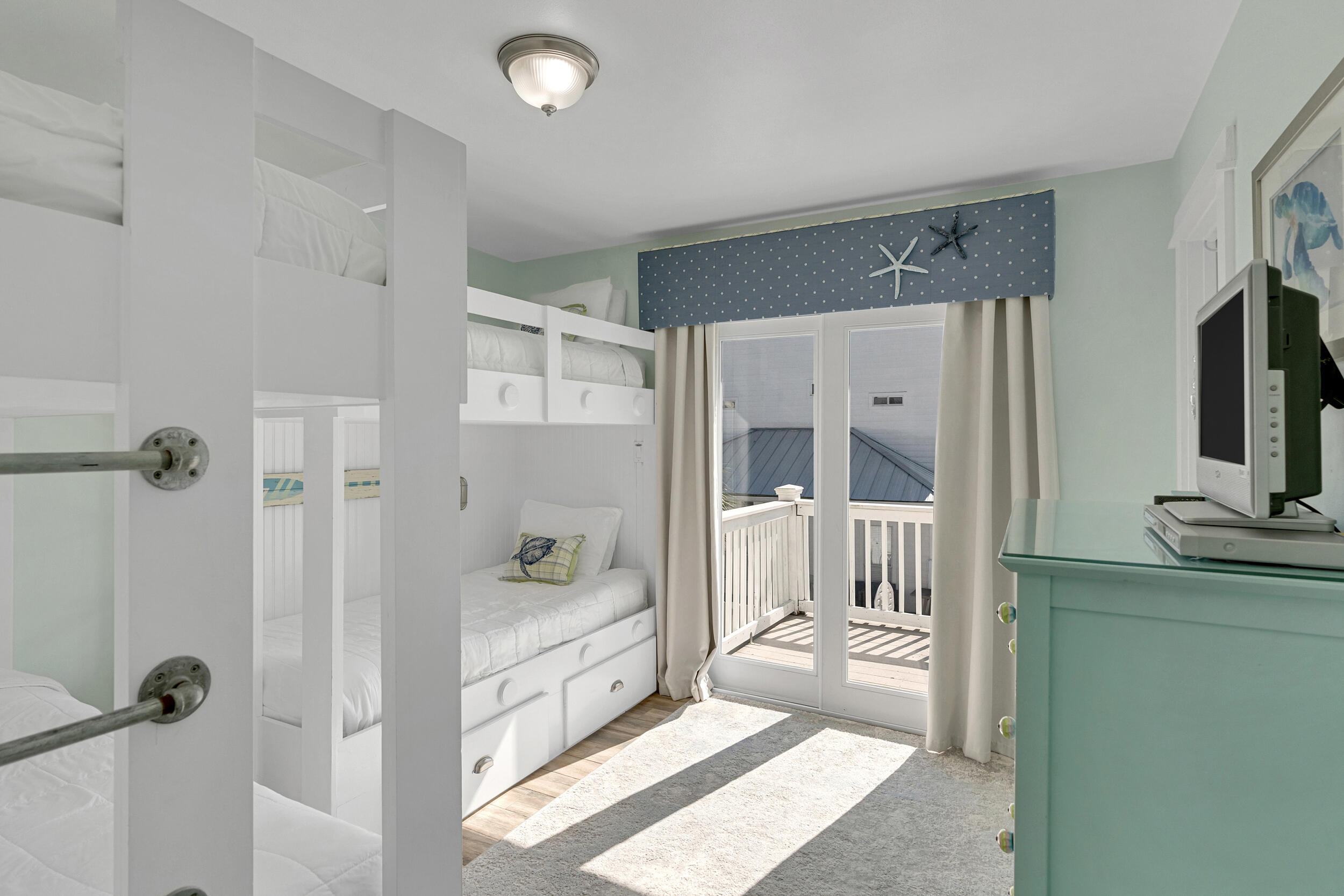 4449 Ocean View Drive