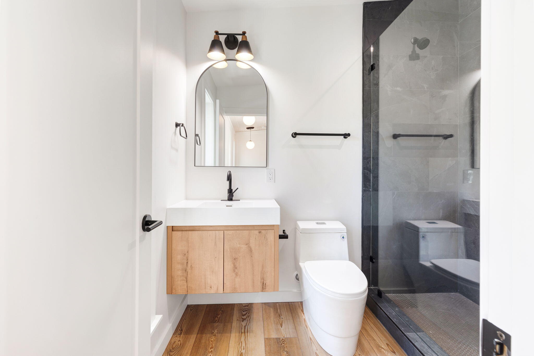 1213 N County Hwy 393