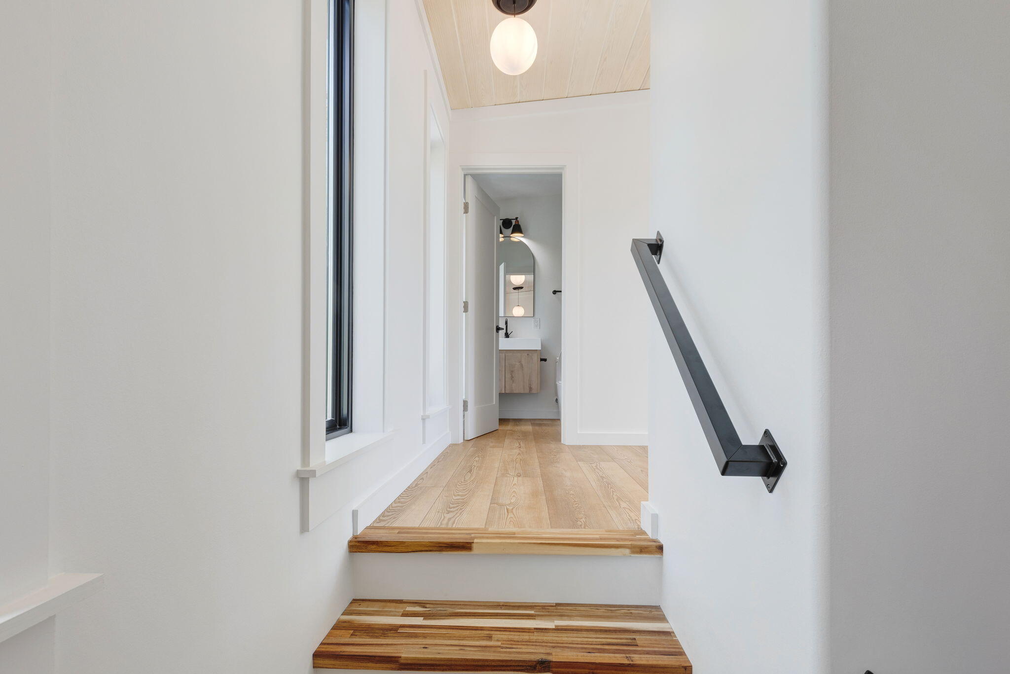 1213 N County Hwy 393