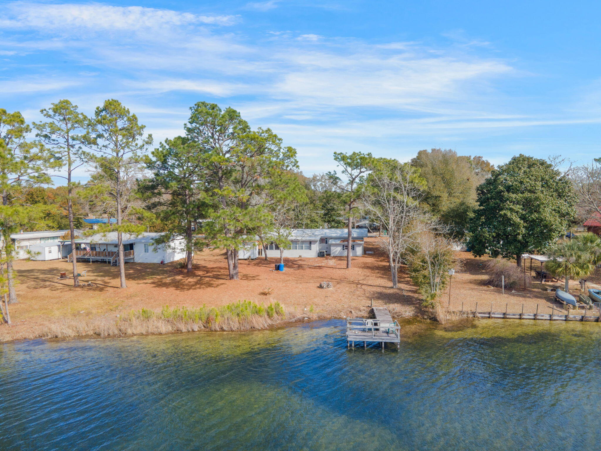 582 Paradise Island Drive Drive, DeFuniak Springs
