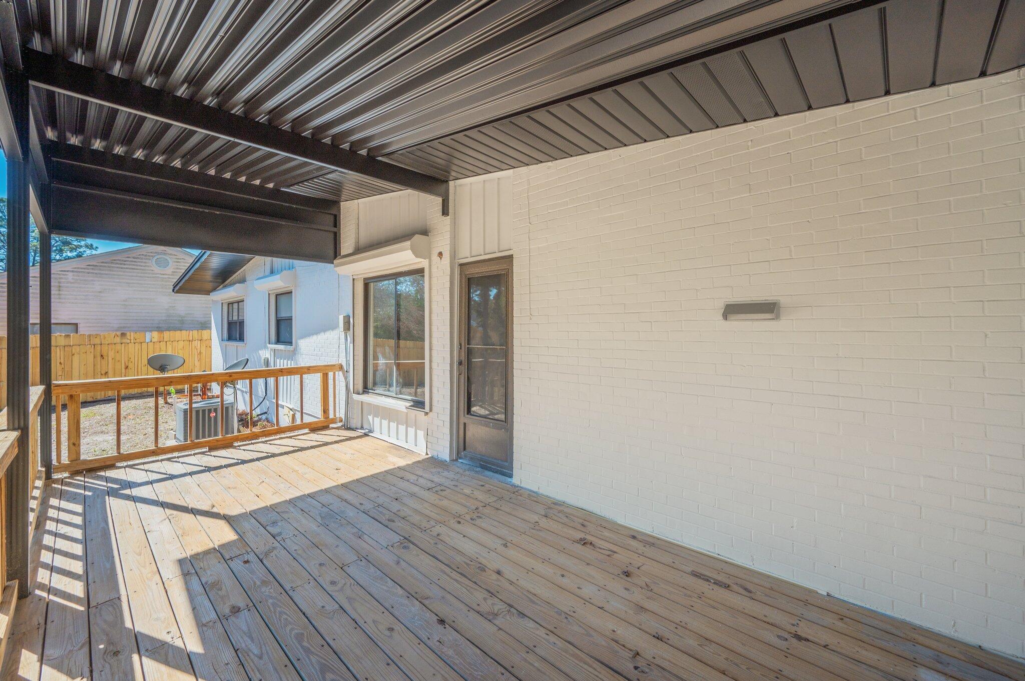 101 NE Ferry Road Road
